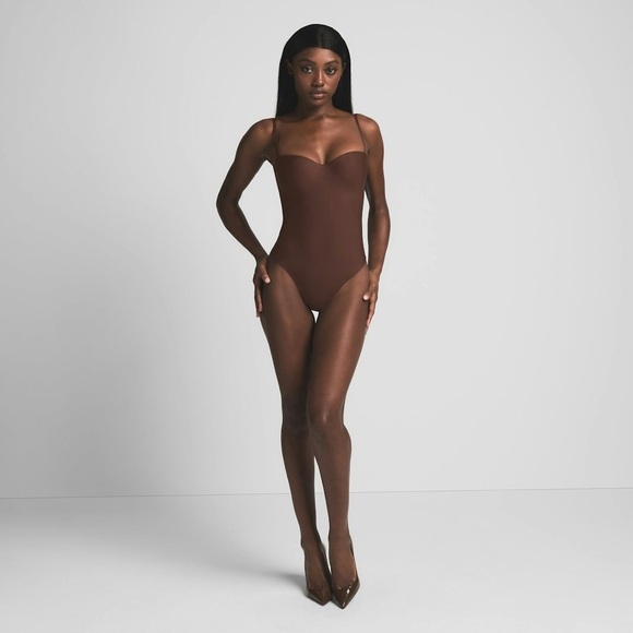 Skims - UNDERWIRE THONG BODYSUIT - Picture 4 of 7